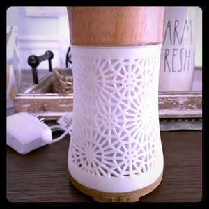 Essential oil diffuser